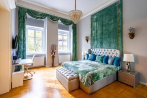 Liszt Ferenc old luxurious flat next to Synagogue